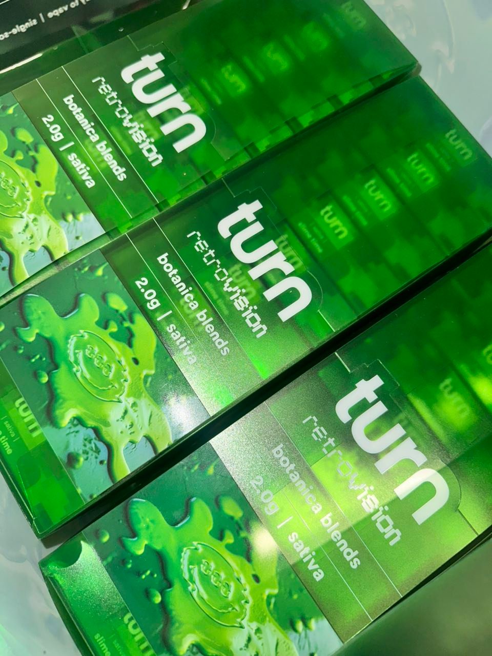 image 2226 1 TURN RETROVISION 2G DISPOSABLE – BOTANICA BLENDS - Image 3